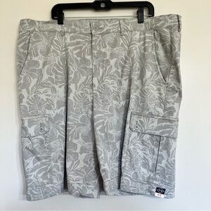 NWT Men's St. John's Bay Floral Print Khaki Colored Cargo Shorts Size‎ 42